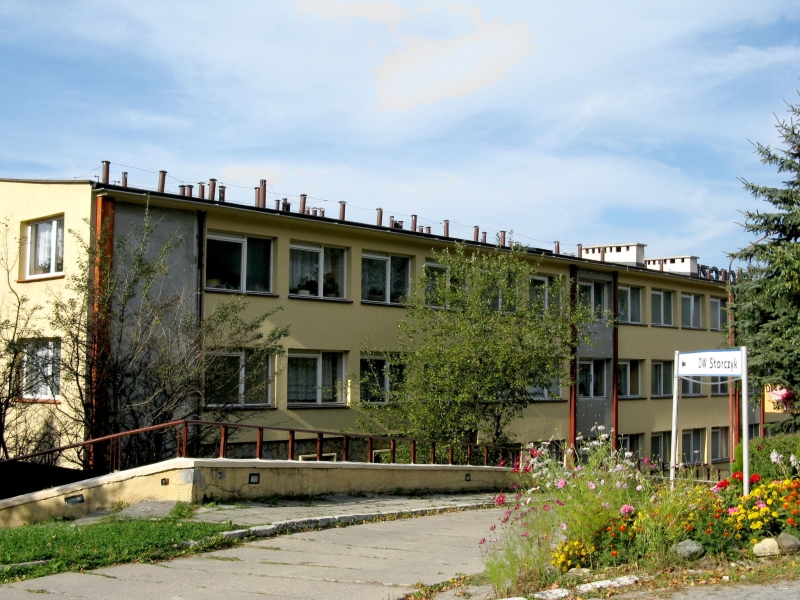DW STORCZYK - budynek - widok od strony drogi dojazdowej
